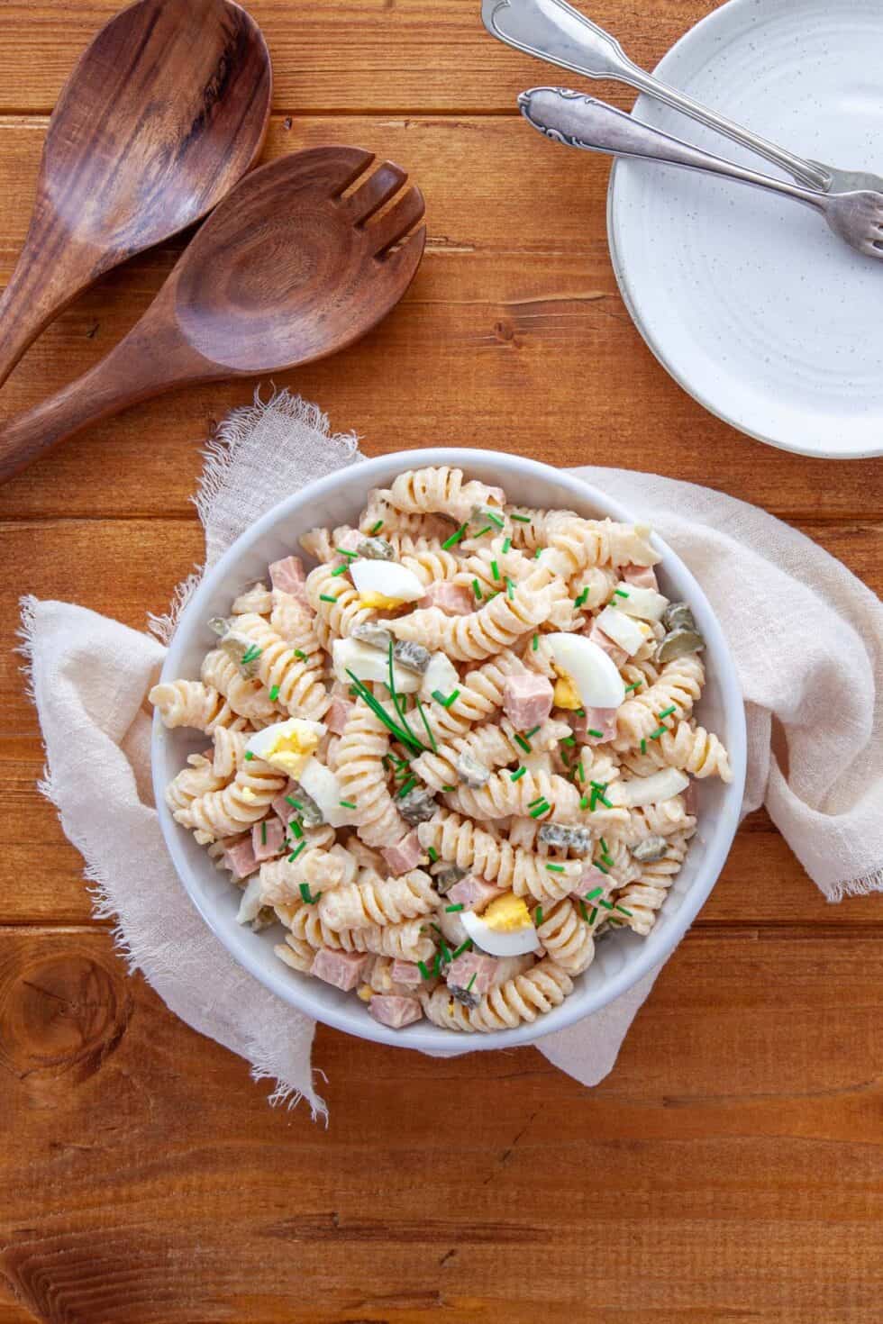 Klassischer Nudelsalat mit Mayo - einfach &amp; wie von Oma