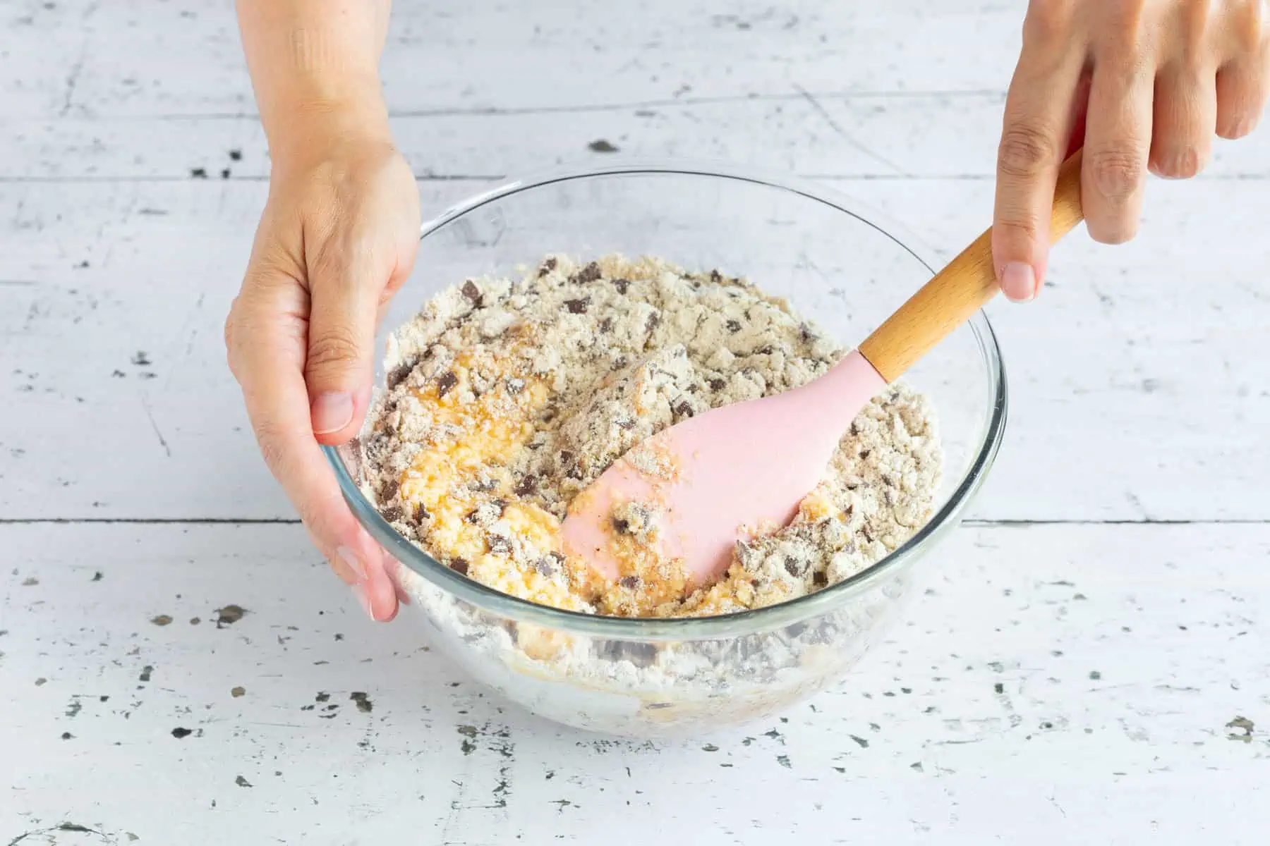 Teig für Schoko Nuss Kirsch Kuchen wird vermengt.